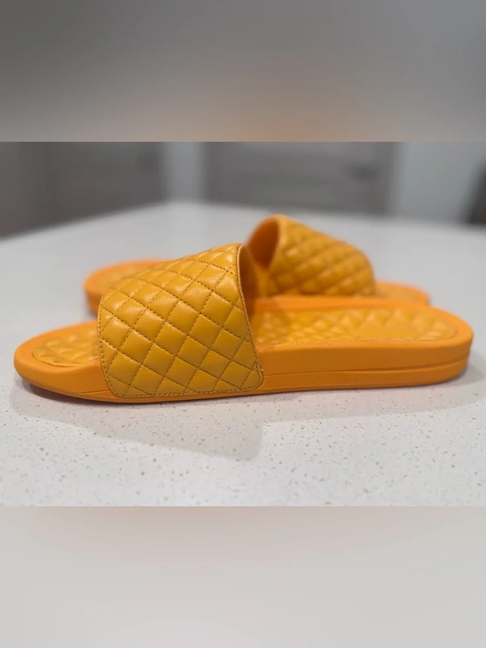 APL Men’s Lusso Quilted Leather Slides NIB Mango Size 11